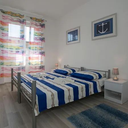 Seville Apartmán *